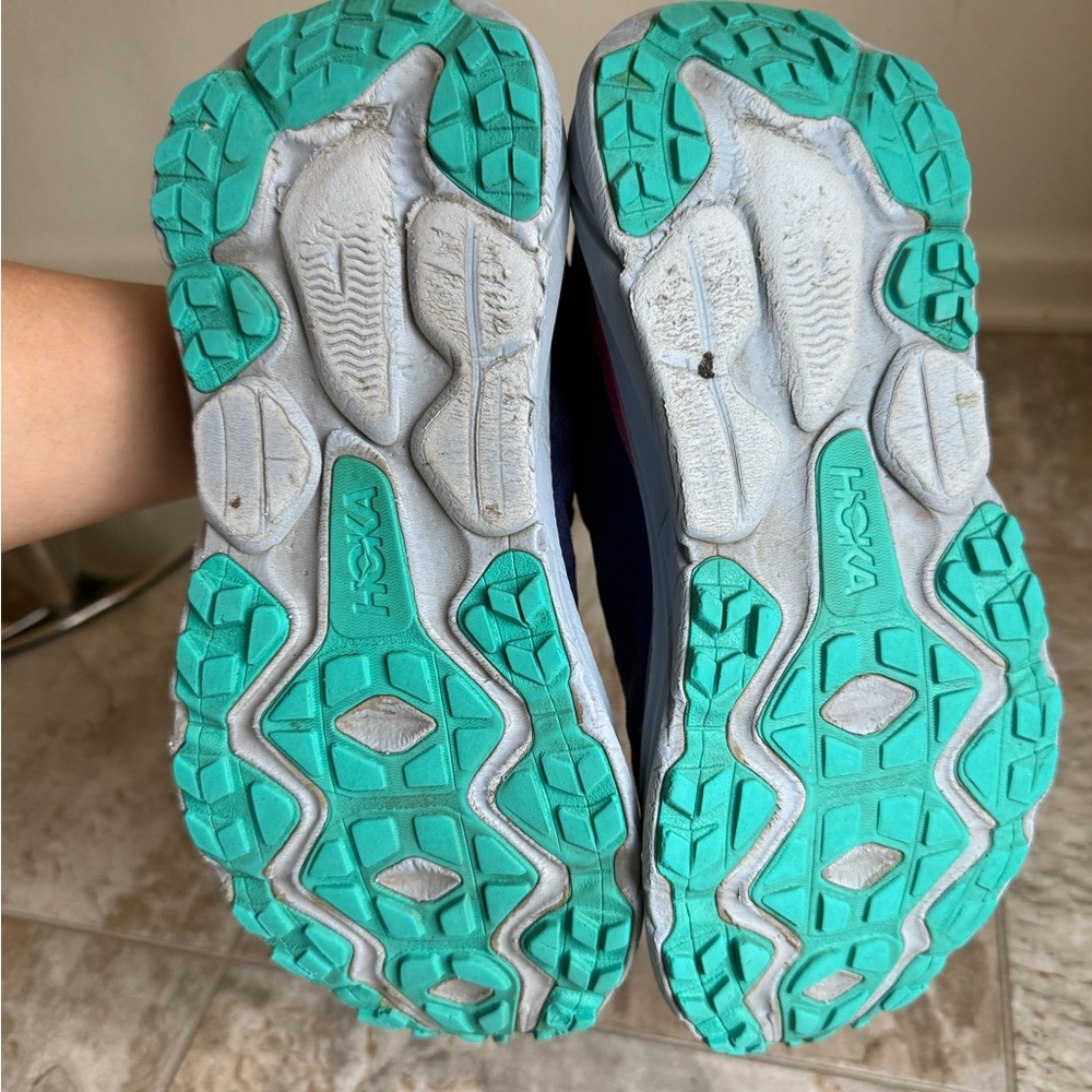 Hoka One One Challenger ATR 7 Athletic Shoes - Picture 6 of 9